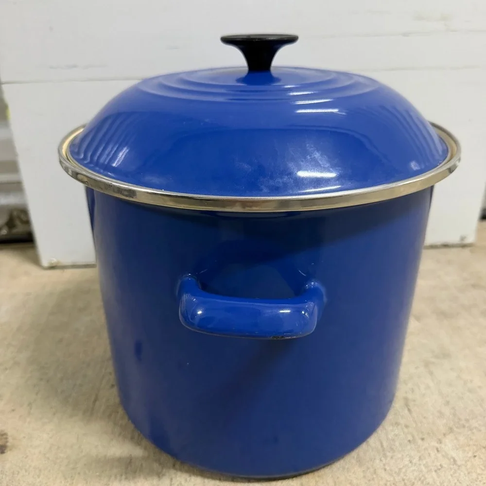 Le Creuset Stockpot Enamel on Steel Cobalt Blue Large Lid Included 10qt Pot
